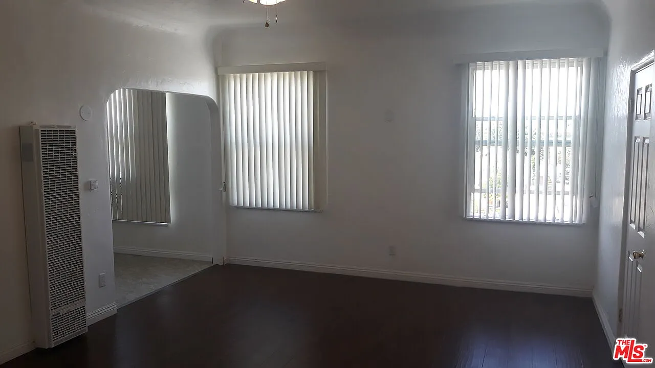 2 bed, 1.0 bath, 950 sqft, $2,500 — Photo 2