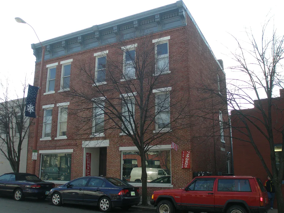 1015 Main St #6