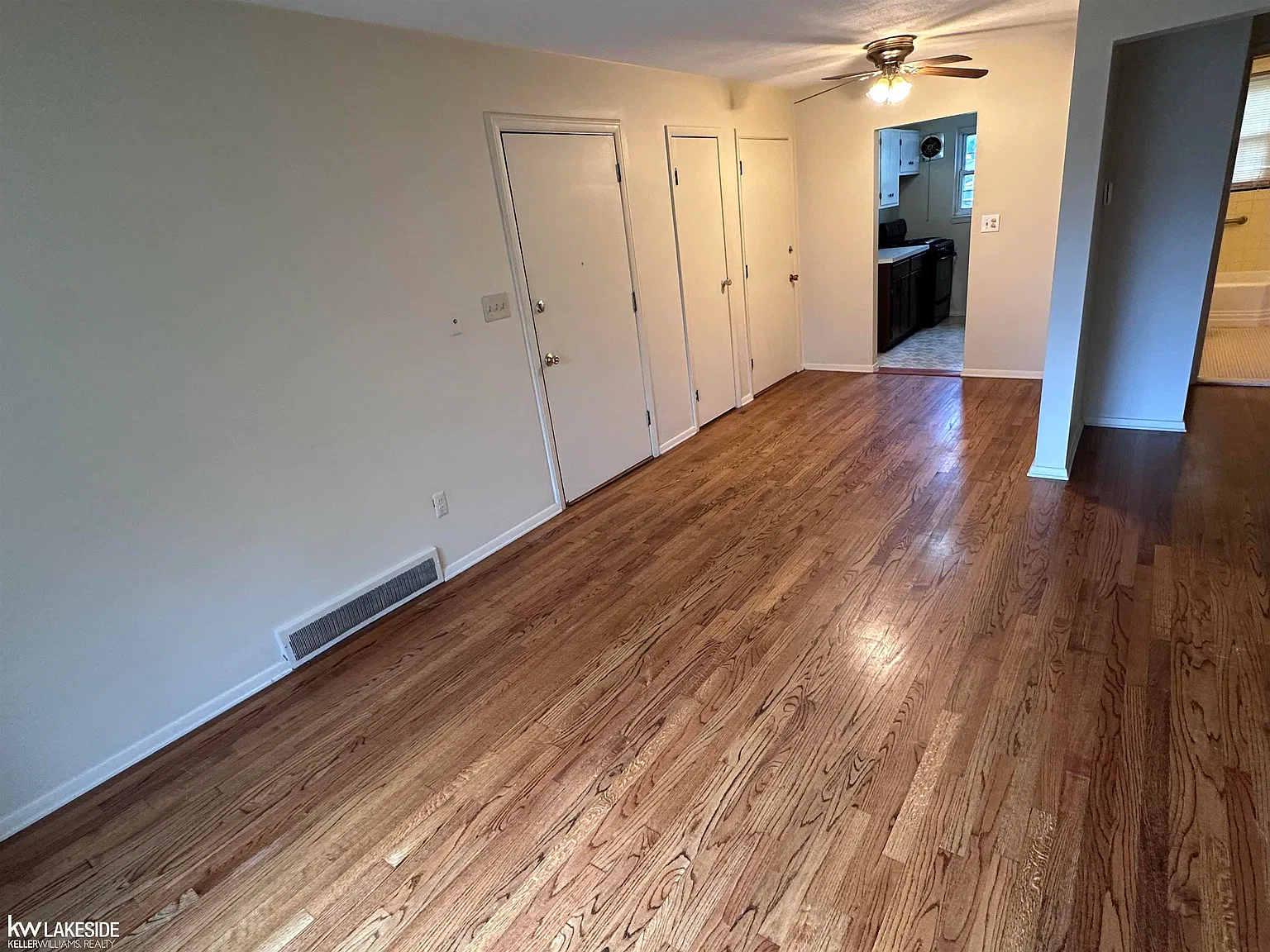 2 bed, 1.0 bath, 743 sqft, $1,000 — Photo 3