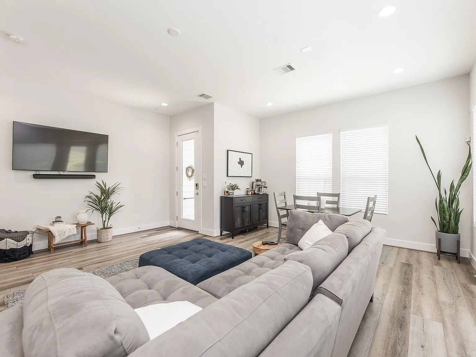 3 bed, 2.5 bath, 1903 sqft, $2,450 — Photo 4