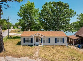 14100 N Lake Dr, De Soto, MO 63020