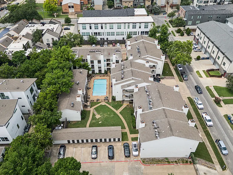 Moser Gardens Apartments — Photo 31