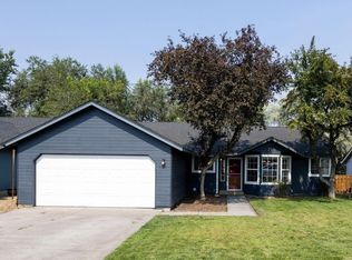 3015 SW Salmon Ave, Redmond, OR