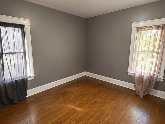 3rd image of 12602 Locke Ave