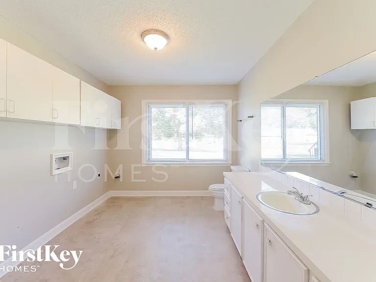 1045 High Ridge Rd — Photo 14