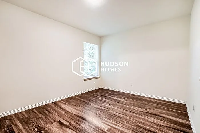 608 Preston St — Photo 9