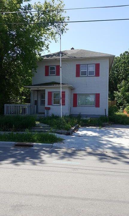 2nd image of 250 College St SE