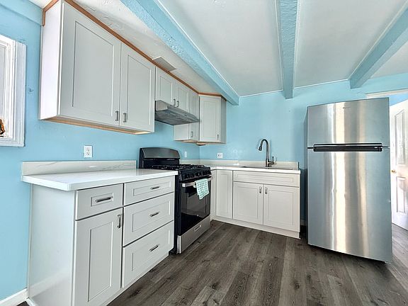 3rd image of 6544 Fairview Rd