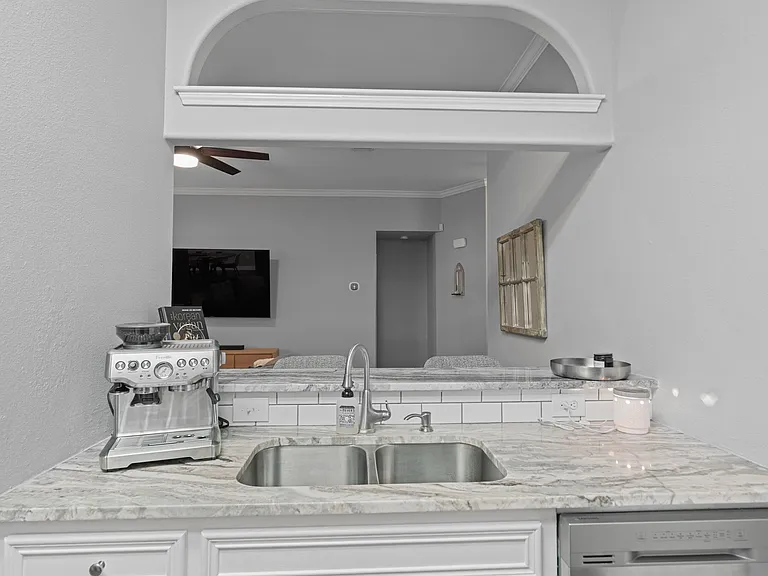 3133 Quebec Dr — Photo 7