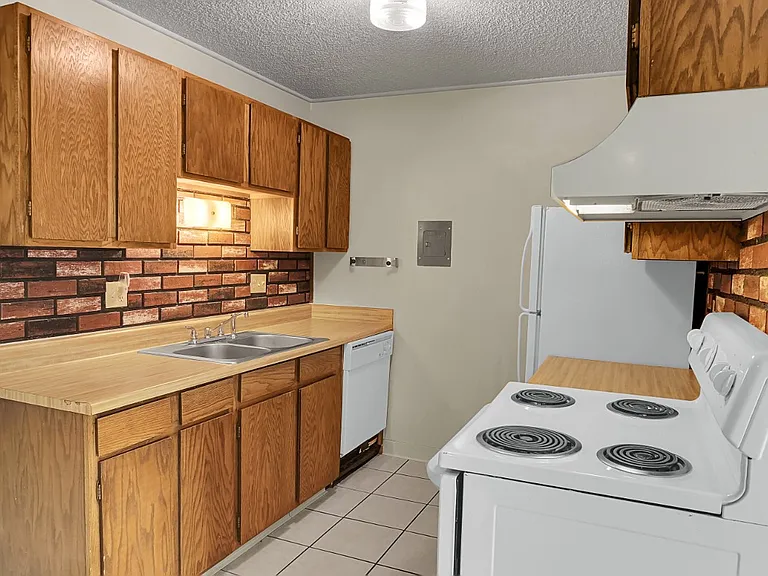 5030 El Camino Dr — Photo 3