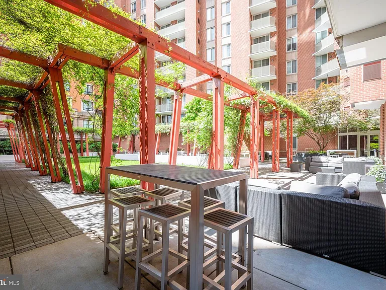 1000 New Jersey Ave SE #317 — Photo 37