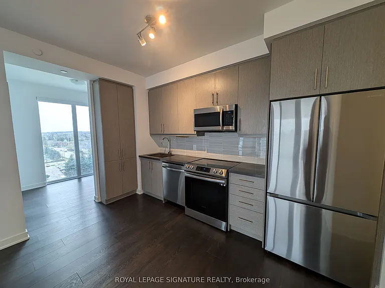 95 Oneida Cres #710 — Photo 3