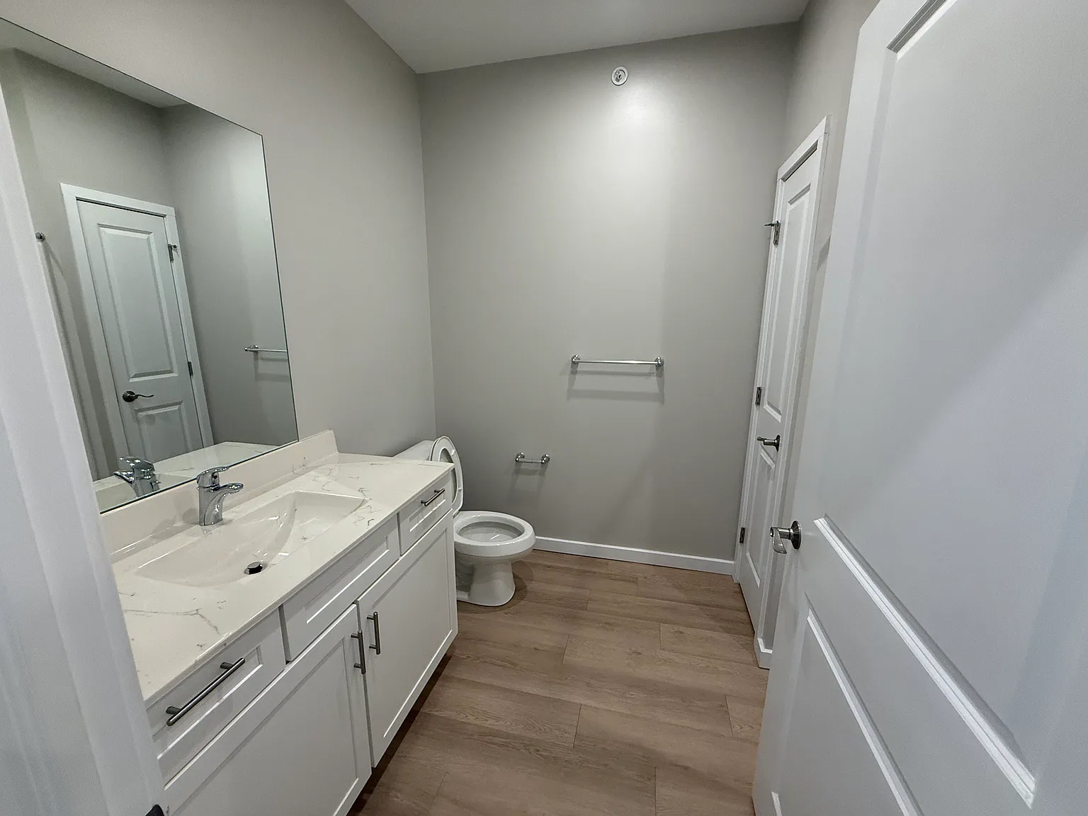 2 bed, $2,200 — Photo 4