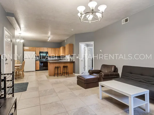 532 N Seven Peaks Blvd, Provo, UT