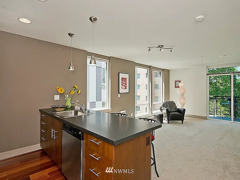 4547 8th Ave NE #405 — Photo 3