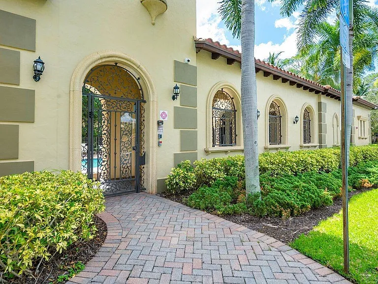 3381 Lago De Talavera — Photo 79