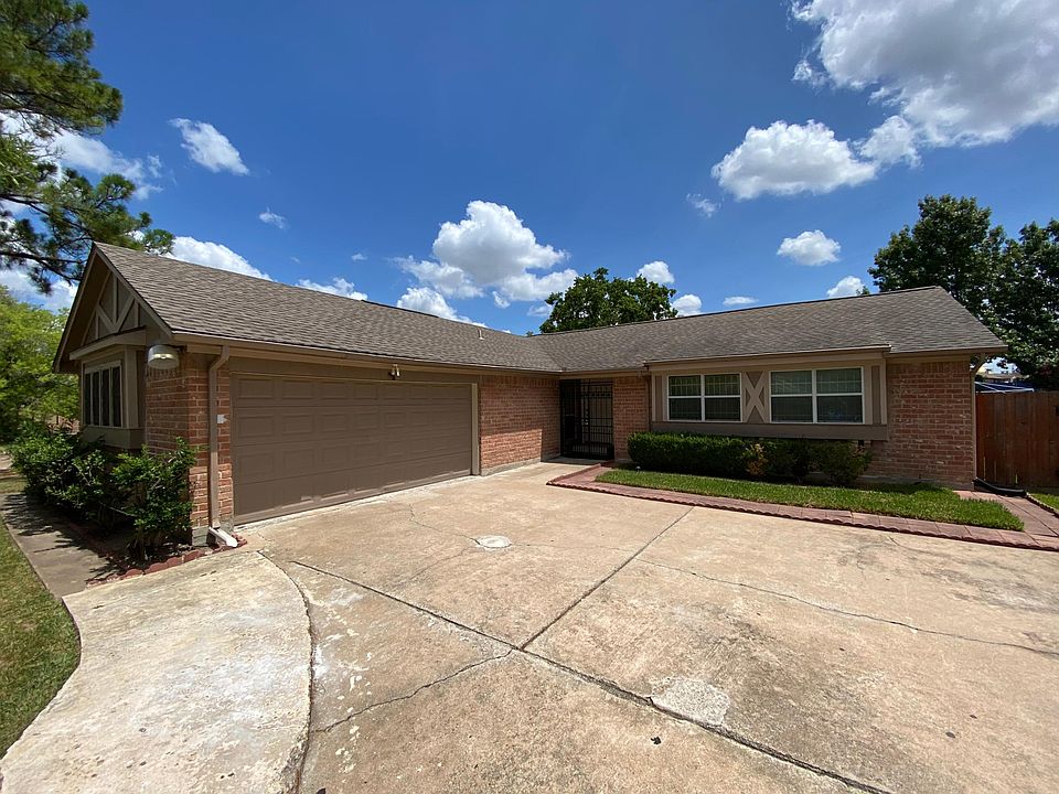 1st image of 3703 Finchley Dr