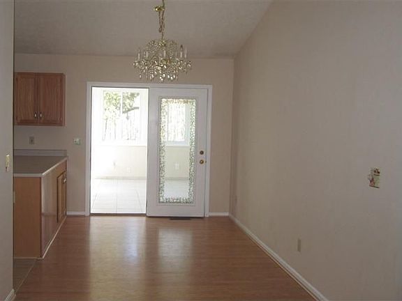 5th image of 3427 Dale Ln