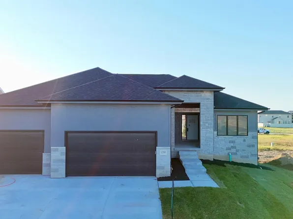 12360 Windsor Dr, Papillion, NE 68046