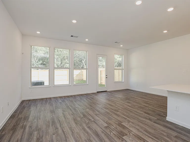 625 Royal Arch Dr — Photo 7
