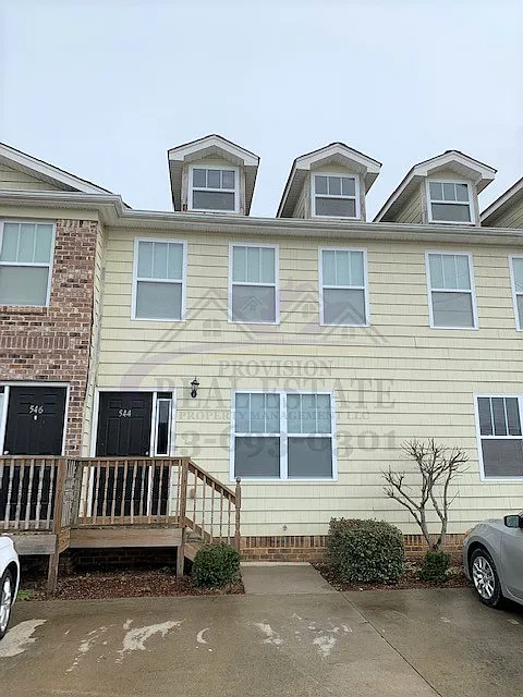 544 Urbane Rd NE