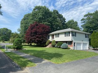 15 Bristol Rd, Peabody, MA 01960