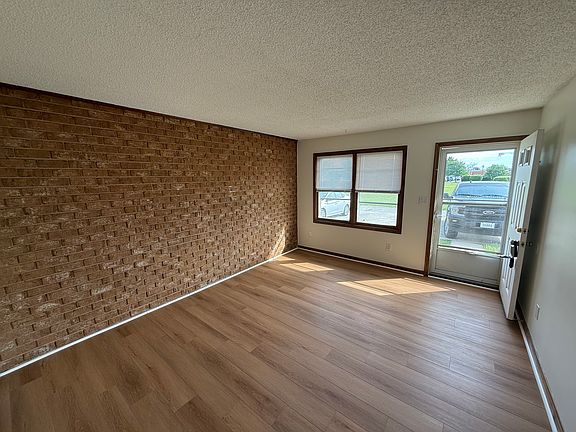 5th image of 145 Clover St APT 5
