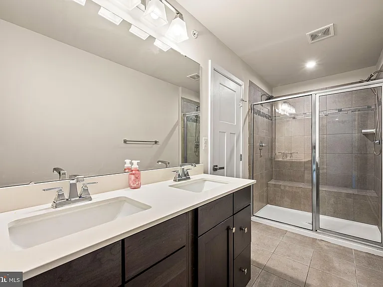 220 Chase Dr — Photo 23