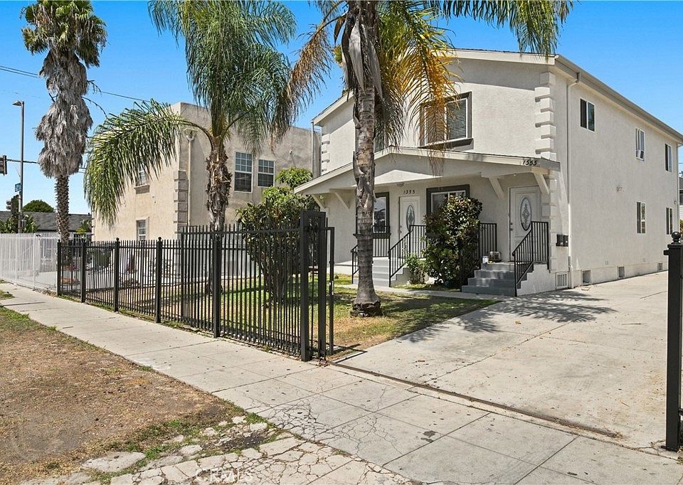 1st image of 1353 W 60th St
