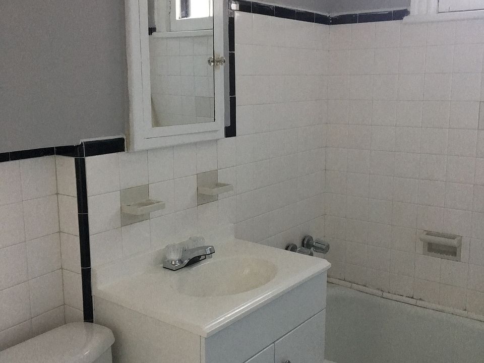 2nd image of 37 E Stratford Ave #2