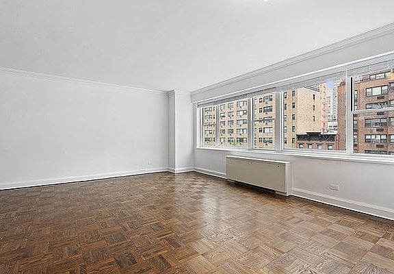 3rd image of 215 E 68th St APT 6O