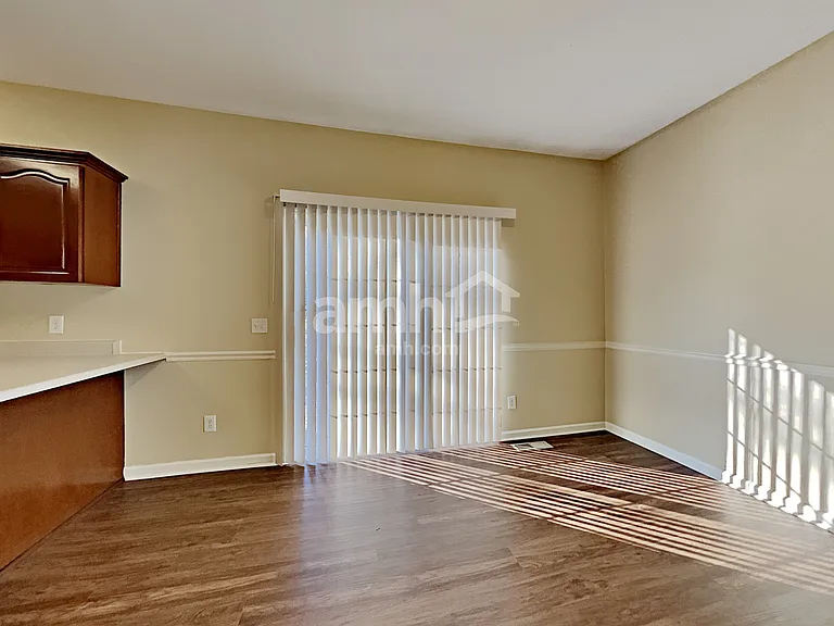 109 Crestside Ct — Photo 7