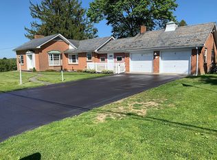 526 W Moorestown Rd, Nazareth, PA 18064