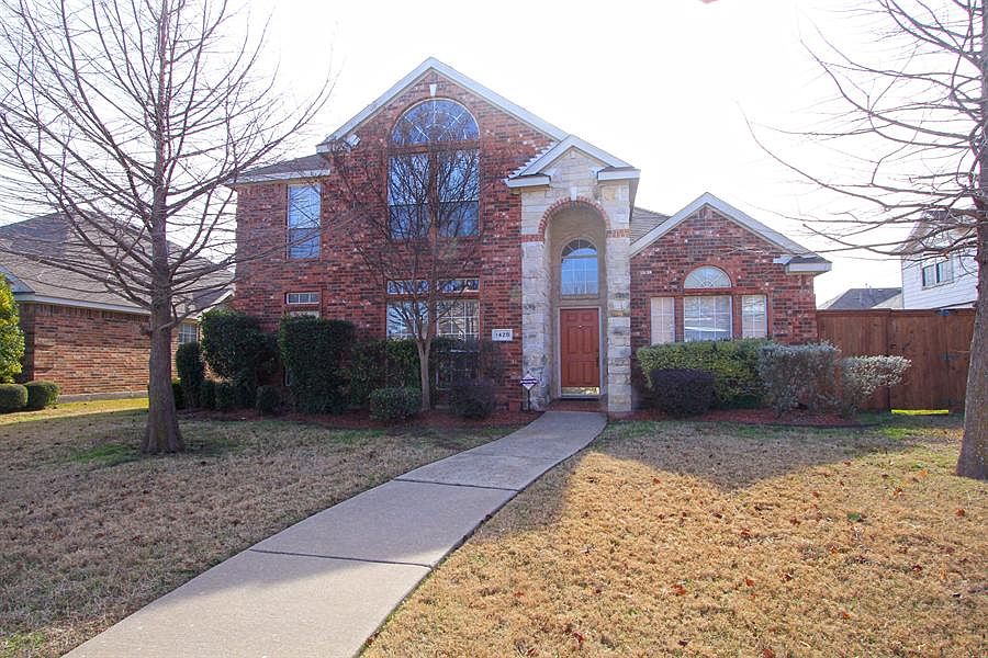 1st image of 1420 Knob Hill Dr