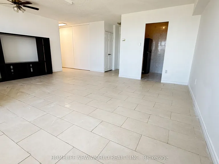 50 Lotherton Ptwy #1114 — Photo 3