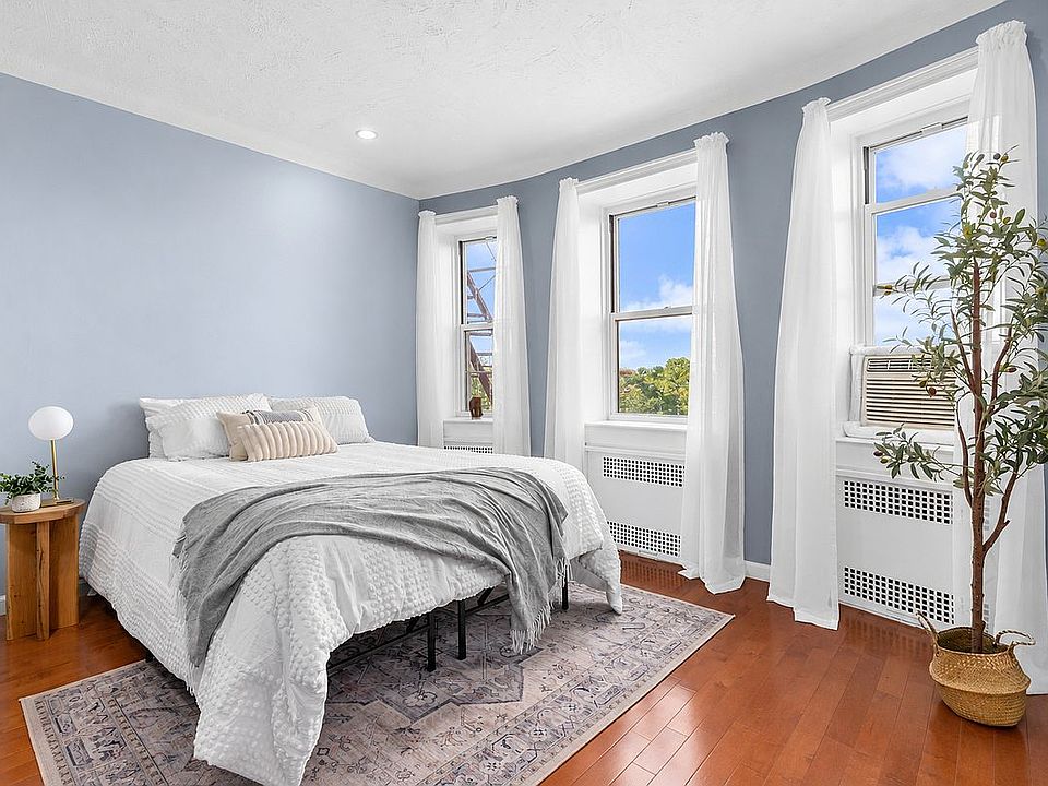 1st image of 920 E 17th St APT 609