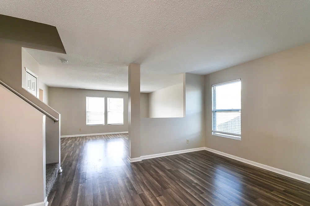 4 bed, 2.5 bath, 1996 sqft, $2,690 — Photo 4