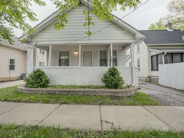 746 Jackson St, Aurora, IL 60505