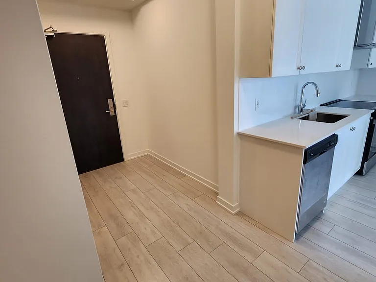 55 Duke St W #601 — Photo 7
