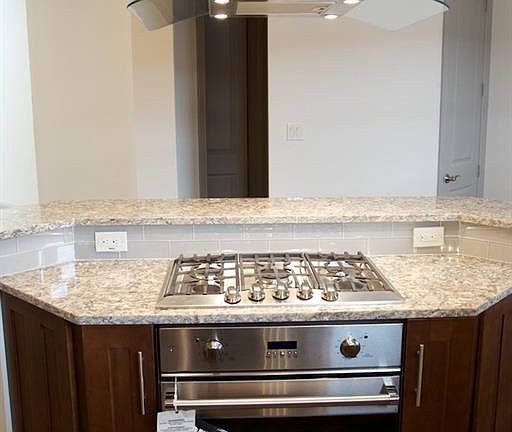 5th image of 1021 Pavillion St #1