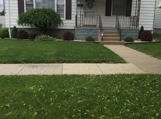 1111 Bentley Dr, Monroe, MI 48162