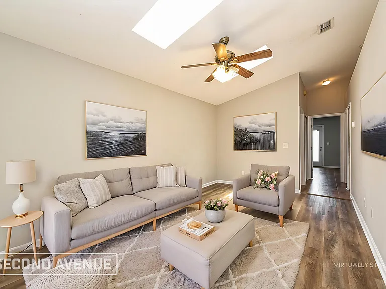 5647 Ellis Trace Dr — Photo 2