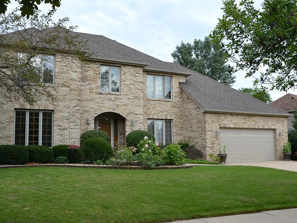 1st image of 3824 Parador Dr