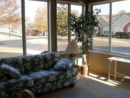 Relax & Entertain on the Screened Porch