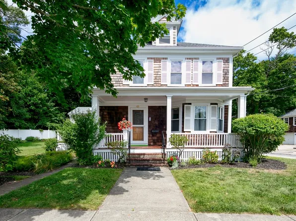 35 Davis St, Plymouth, MA 02360