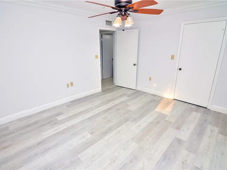 2313 N Congress Ave #12 — Photo 16