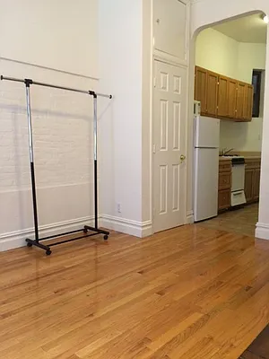 Rented by Meraki Realty LLC | media 9