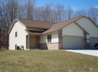 121 Nordic Way, Slinger, WI 53086