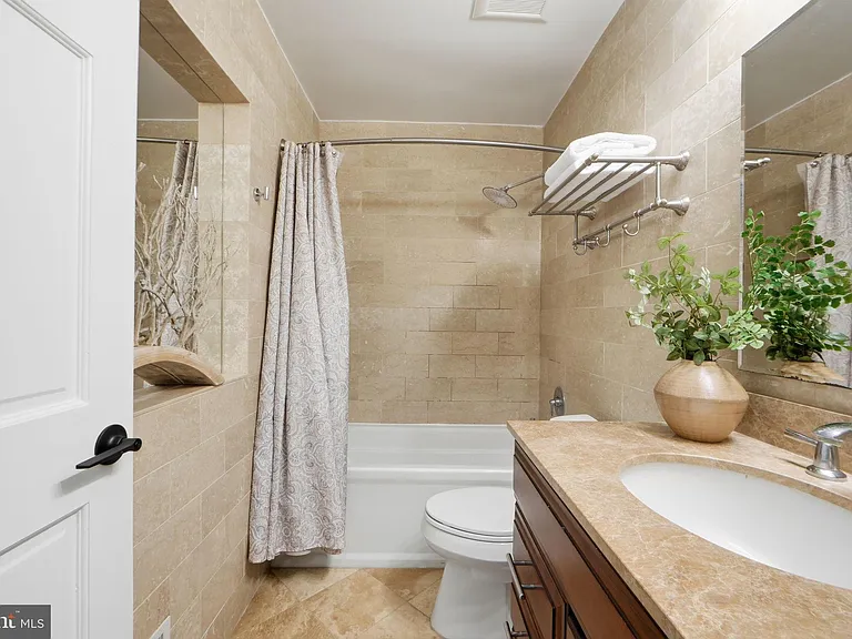 8230 Carrleigh Pkwy #84 — Photo 21