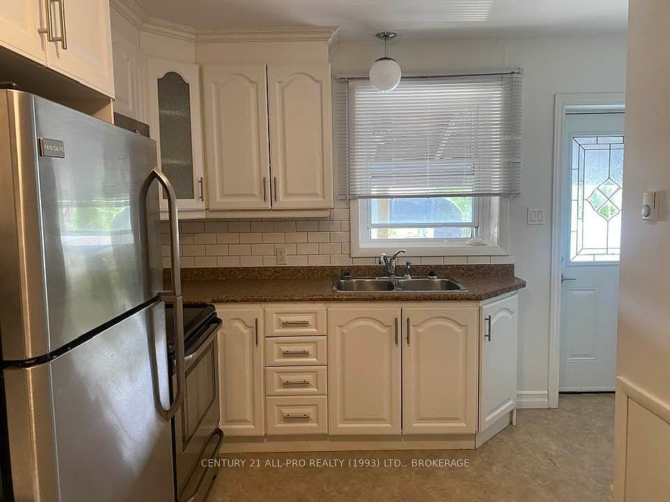 1st image of 2-93 King St E #95